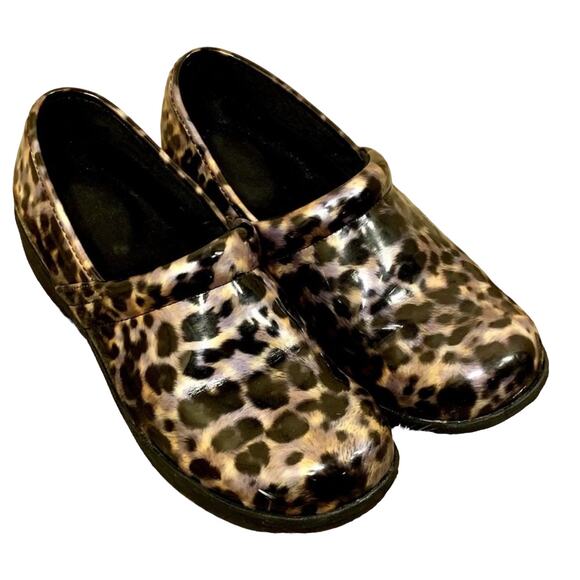 Safe T Step Clogs Women SZ 7 Leopard Slip Resistant Comfort Shoes Occupational - Picture 1 of 11